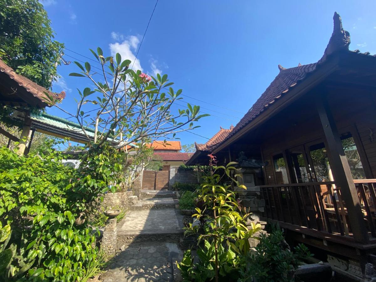 Lembah Bhucarya Hotel Nusa Lembongan  Exterior photo