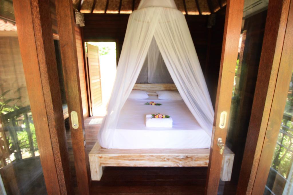 Lembah Bhucarya Hotel Nusa Lembongan  Exterior photo