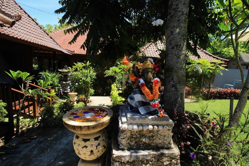 Lembah Bhucarya Hotel Nusa Lembongan  Exterior photo
